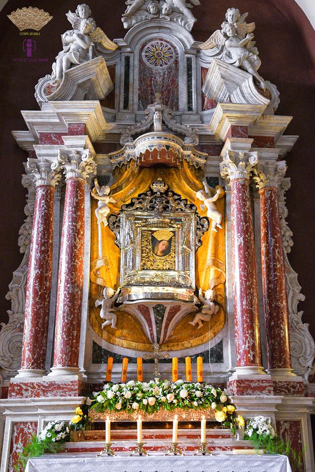 oltar gospe sinjske